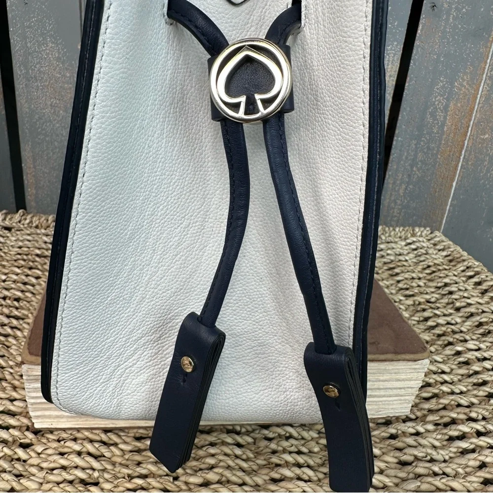 Kate Spade Busy Small Bucket Bag Oceanside - Picture 9 of 15